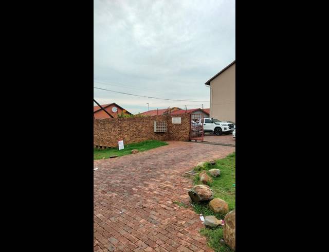2 BEDROOM TOWNHOUSE FOR SALE IN NATURENA